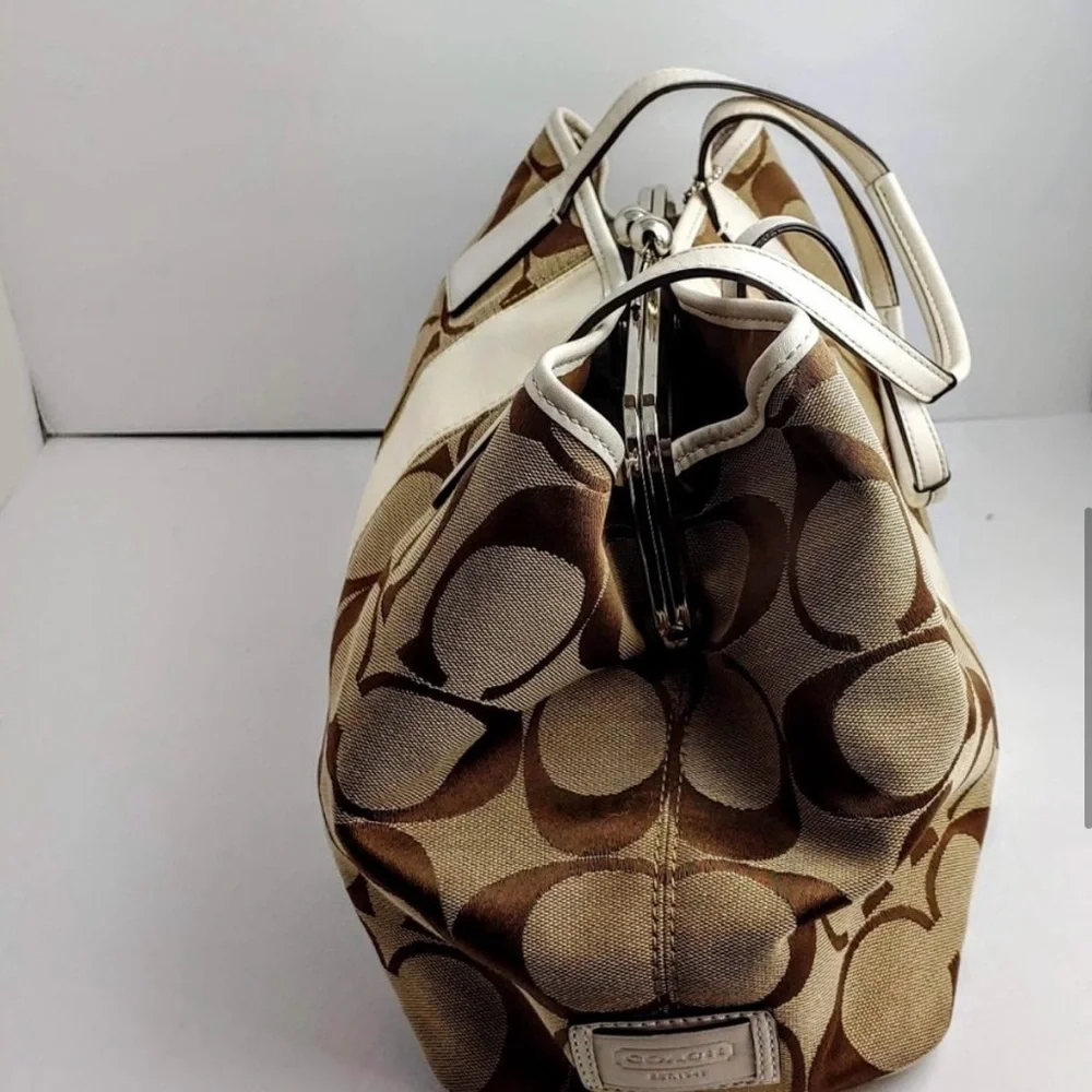 Coach Signature Canvas Kisslock Handbag – EUC - Picture 5 of 13